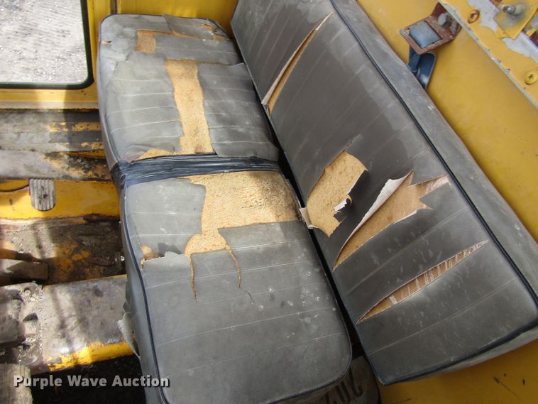 image for item GC9840 1973 Austin Western Super 300  rigid frame motor grader