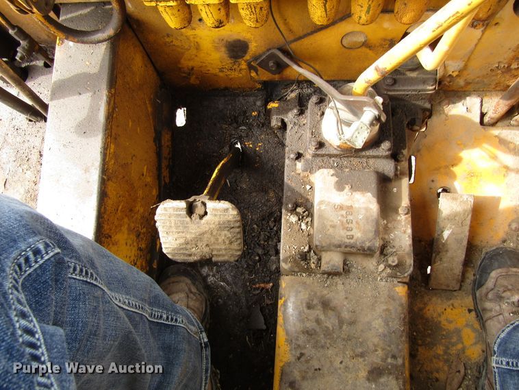 image for item GC9840 1973 Austin Western Super 300  rigid frame motor grader