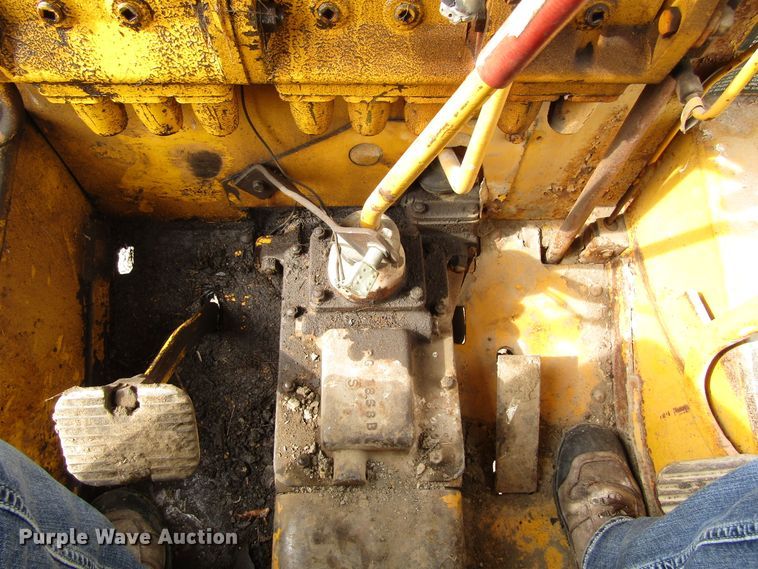 image for item GC9840 1973 Austin Western Super 300  rigid frame motor grader