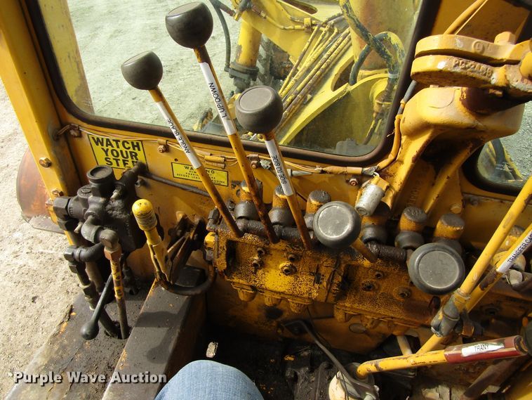 image for item GC9840 1973 Austin Western Super 300  rigid frame motor grader