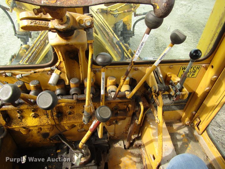 image for item GC9840 1973 Austin Western Super 300  rigid frame motor grader