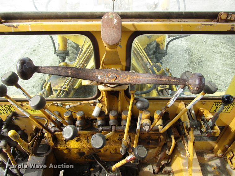 image for item GC9840 1973 Austin Western Super 300  rigid frame motor grader