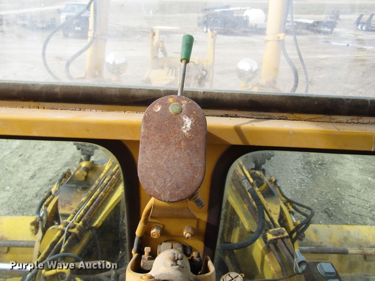 image for item GC9840 1973 Austin Western Super 300  rigid frame motor grader