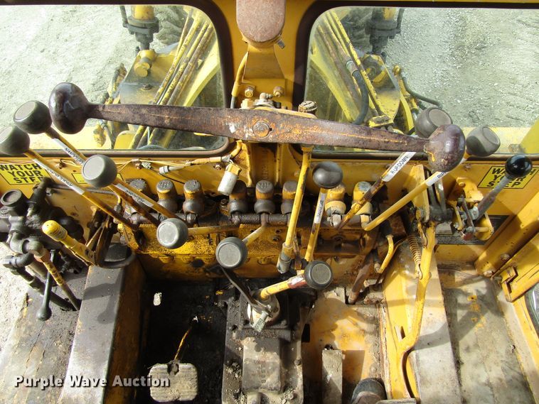 image for item GC9840 1973 Austin Western Super 300  rigid frame motor grader