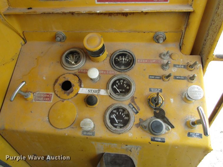 image for item GC9840 1973 Austin Western Super 300  rigid frame motor grader