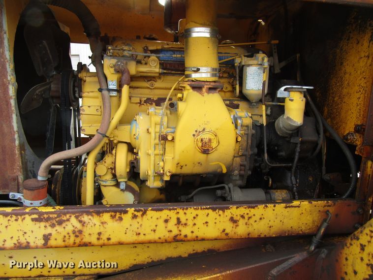 image for item GC9840 1973 Austin Western Super 300  rigid frame motor grader