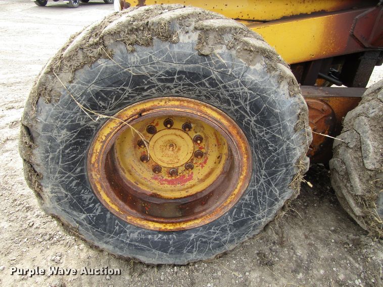 image for item GC9840 1973 Austin Western Super 300  rigid frame motor grader