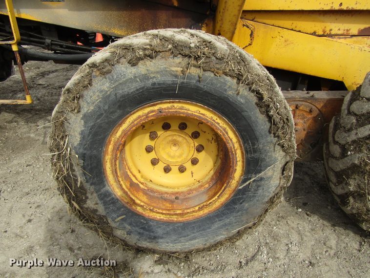 image for item GC9840 1973 Austin Western Super 300  rigid frame motor grader