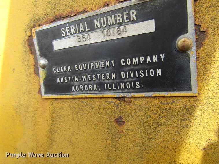 image for item GC9840 1973 Austin Western Super 300  rigid frame motor grader