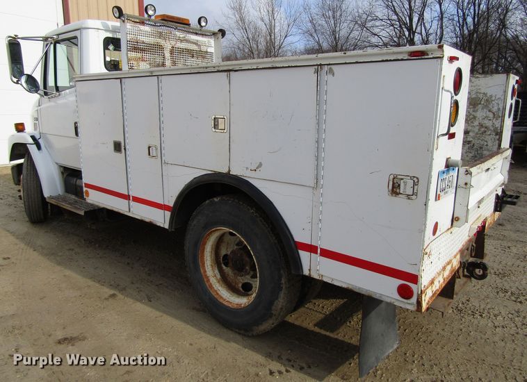 image for item GC9856 2000 Freightliner FL60  utility / service truck