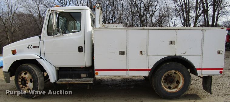 image for item GC9856 2000 Freightliner FL60  utility / service truck