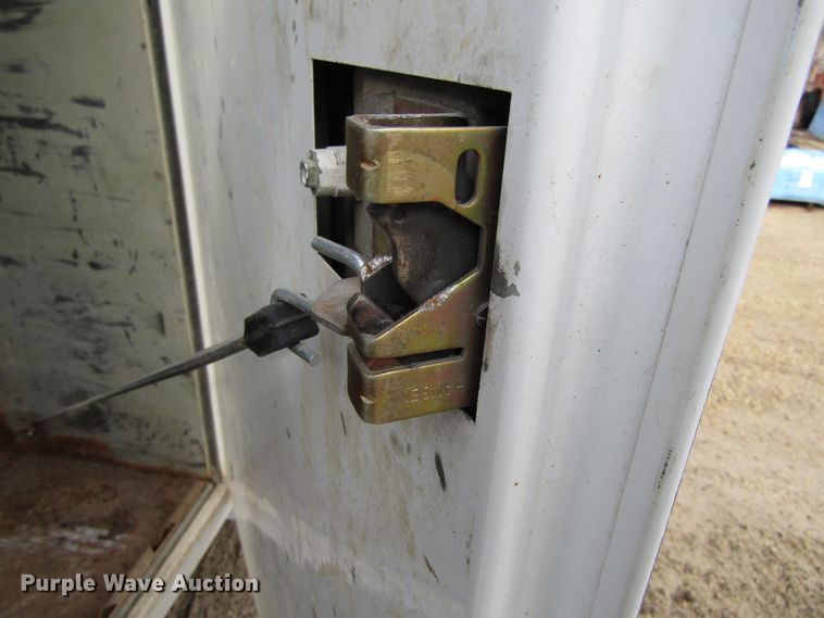 image for item GC9856 2000 Freightliner FL60  utility / service truck