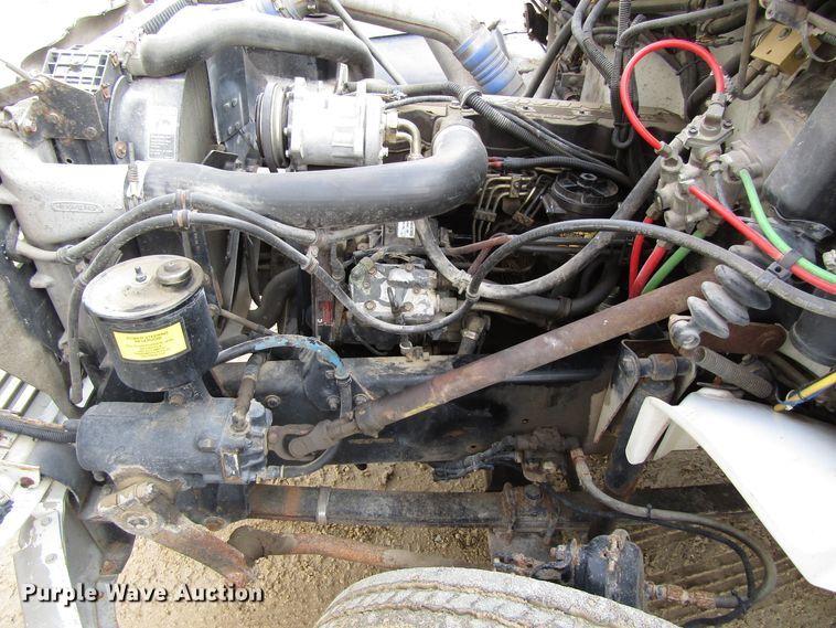 image for item GC9856 2000 Freightliner FL60  utility / service truck