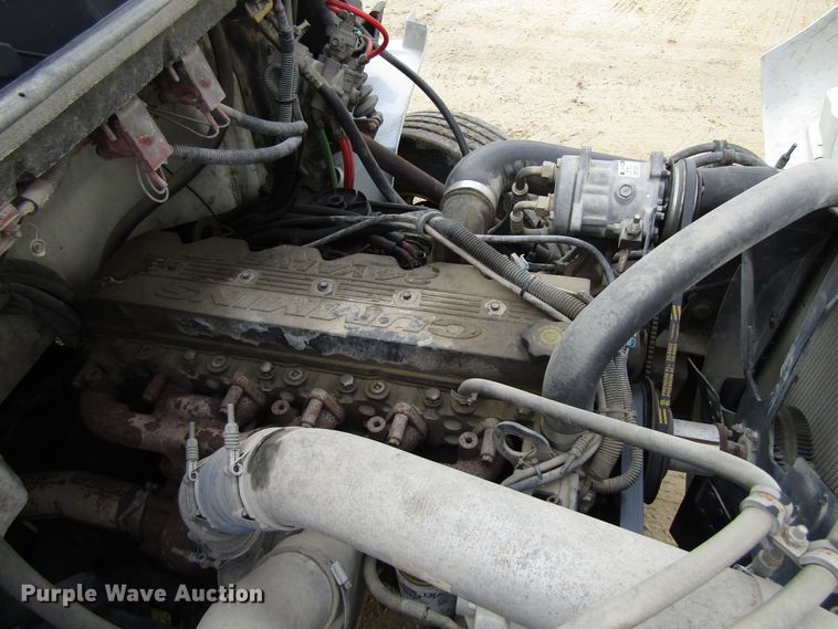 image for item GC9856 2000 Freightliner FL60  utility / service truck