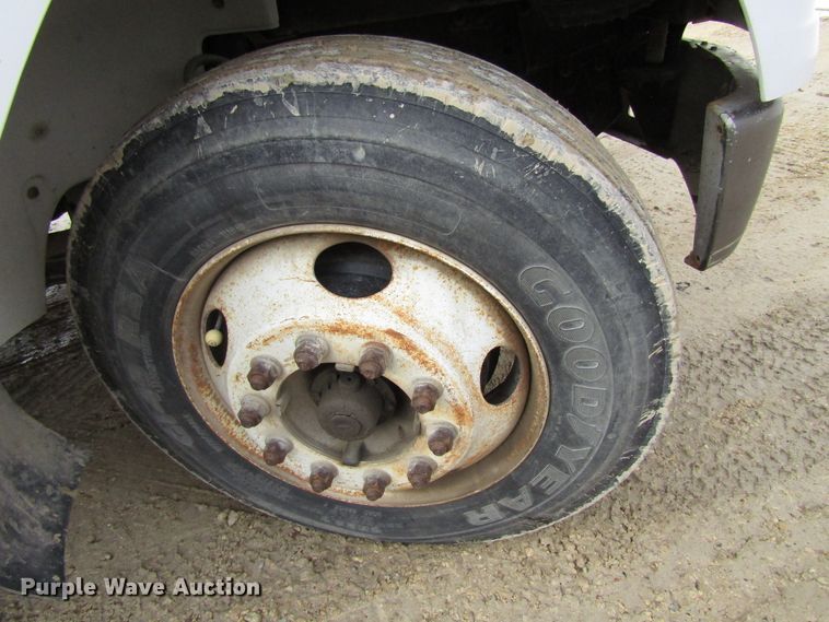 image for item GC9856 2000 Freightliner FL60  utility / service truck