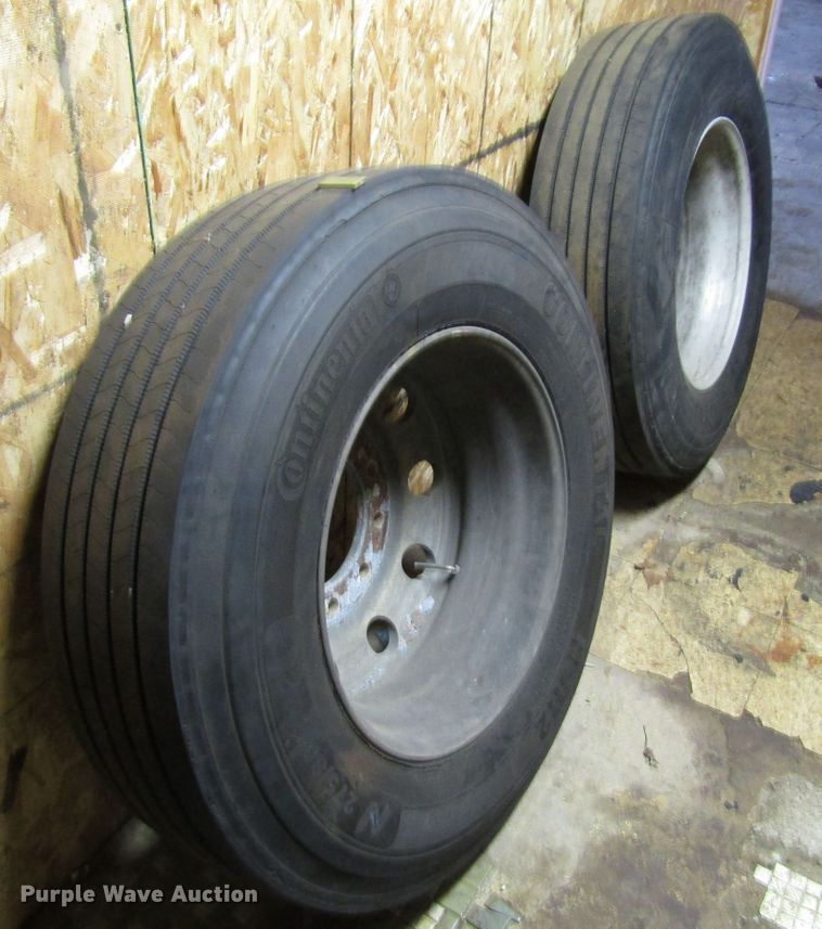 image for item GC9860 (2) tires