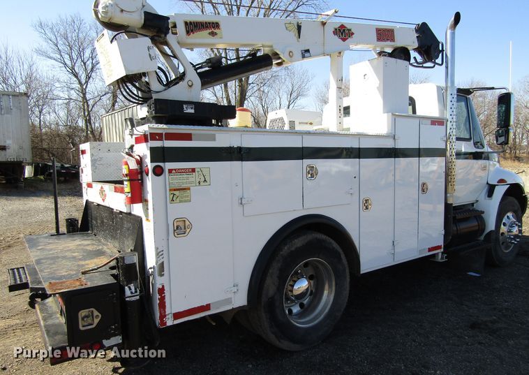 image for item GC9861 2004 International 4300  utility / service truck