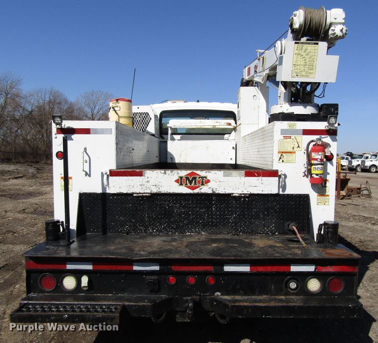 image for item GC9861 2004 International 4300  utility / service truck