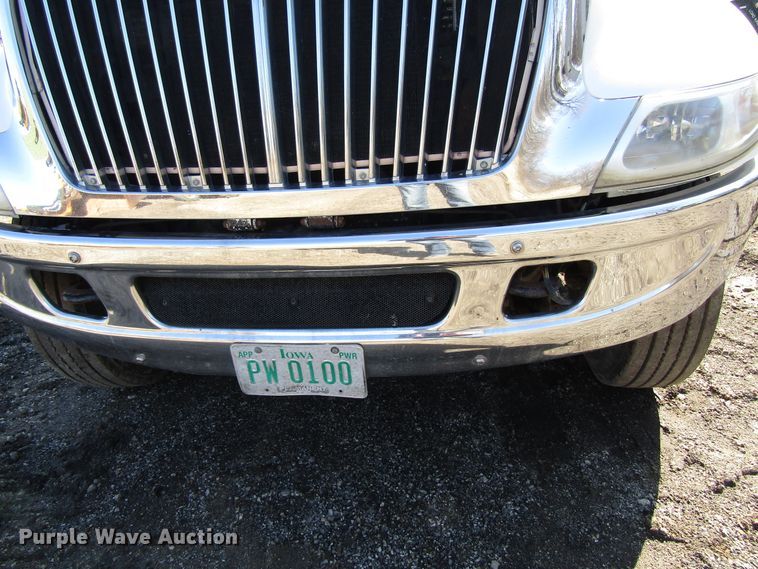 image for item GC9861 2004 International 4300  utility / service truck