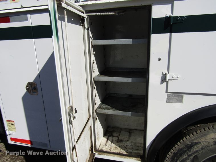 image for item GC9861 2004 International 4300  utility / service truck