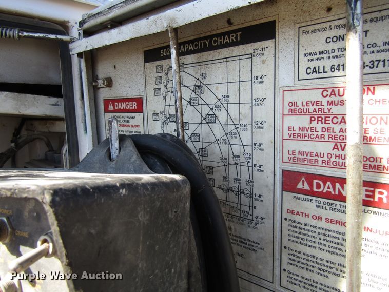 image for item GC9861 2004 International 4300  utility / service truck