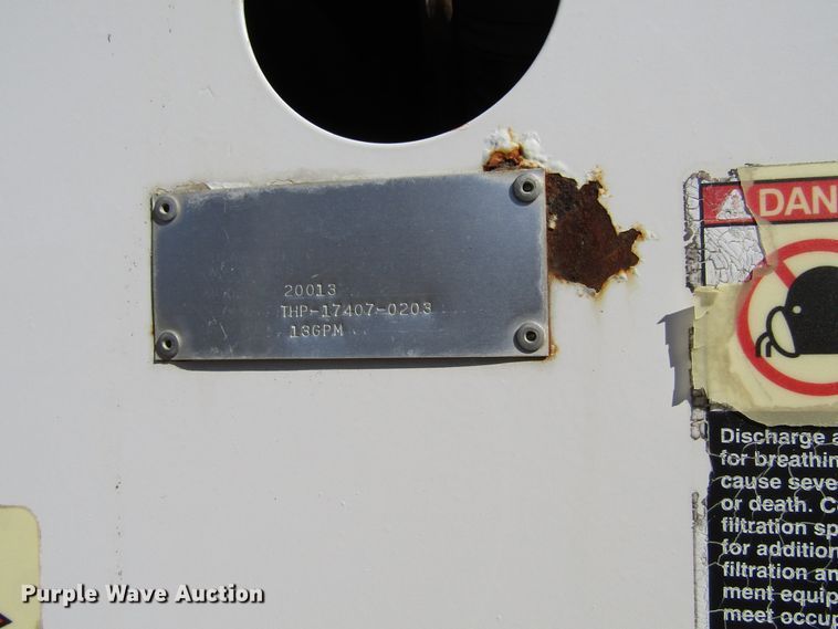 image for item GC9861 2004 International 4300  utility / service truck