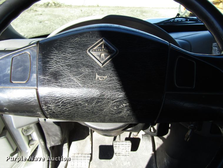 image for item GC9861 2004 International 4300  utility / service truck