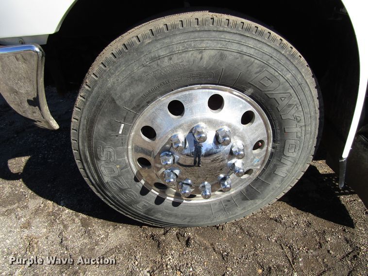 image for item GC9861 2004 International 4300  utility / service truck