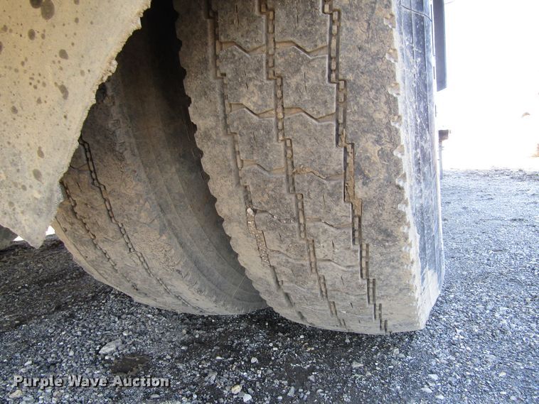 image for item GC9861 2004 International 4300  utility / service truck