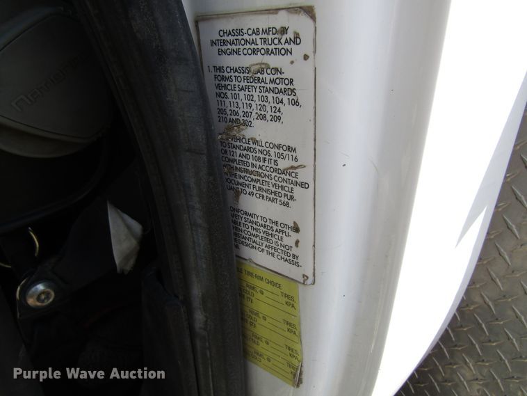 image for item GC9861 2004 International 4300  utility / service truck