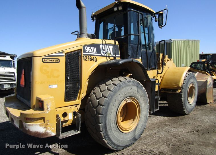 image for item GC9866 2006 Caterpillar 962H  wheel loader
