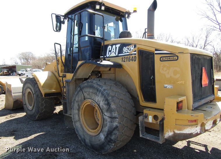 image for item GC9866 2006 Caterpillar 962H  wheel loader