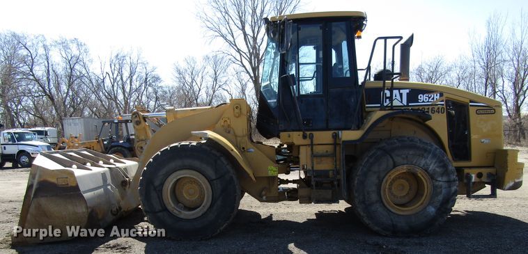 image for item GC9866 2006 Caterpillar 962H  wheel loader