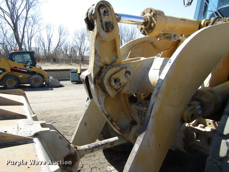 image for item GC9866 2006 Caterpillar 962H  wheel loader