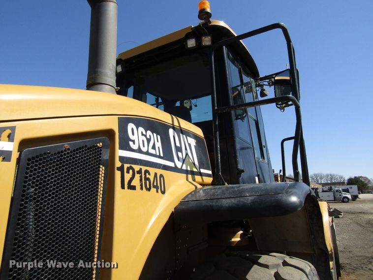 image for item GC9866 2006 Caterpillar 962H  wheel loader