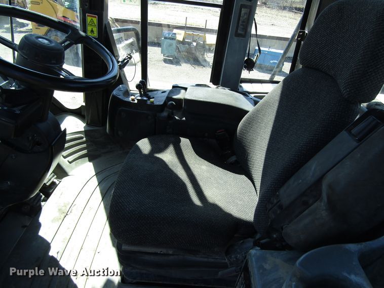 image for item GC9866 2006 Caterpillar 962H  wheel loader