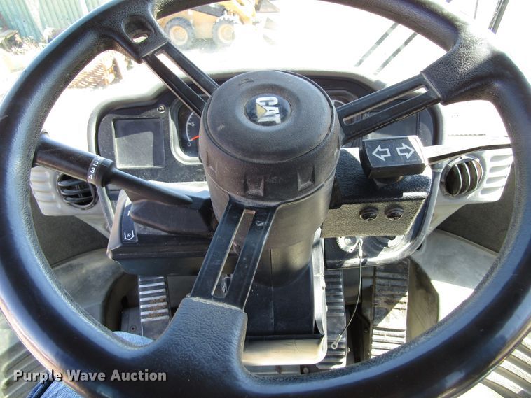 image for item GC9866 2006 Caterpillar 962H  wheel loader