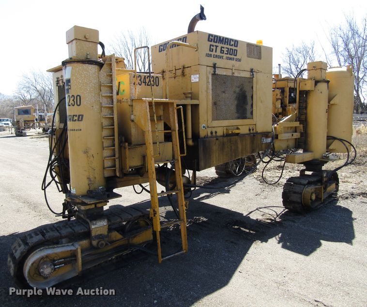 image for item GC9867 1982 Gomaco GT6300  curb machine