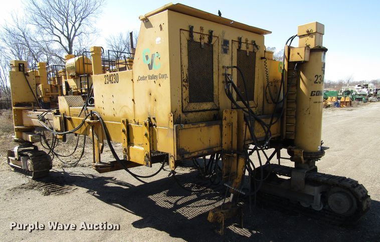 image for item GC9867 1982 Gomaco GT6300  curb machine