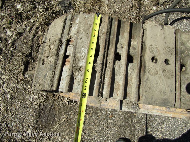 image for item GC9867 1982 Gomaco GT6300  curb machine