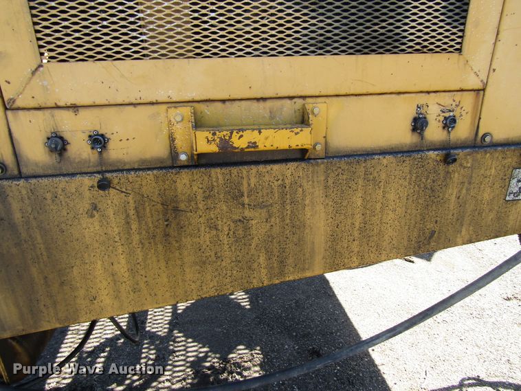 image for item GC9867 1982 Gomaco GT6300  curb machine