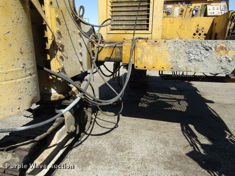 image for item GC9867 1982 Gomaco GT6300  curb machine