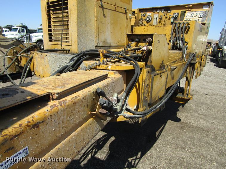 image for item GC9867 1982 Gomaco GT6300  curb machine