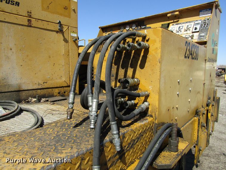 image for item GC9867 1982 Gomaco GT6300  curb machine