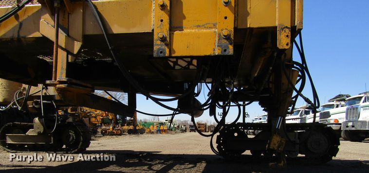 image for item GC9867 1982 Gomaco GT6300  curb machine