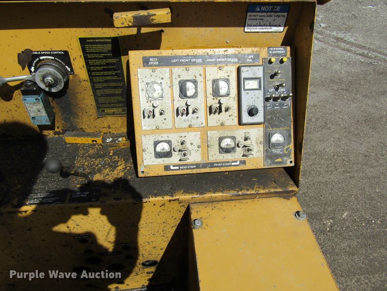 image for item GC9867 1982 Gomaco GT6300  curb machine