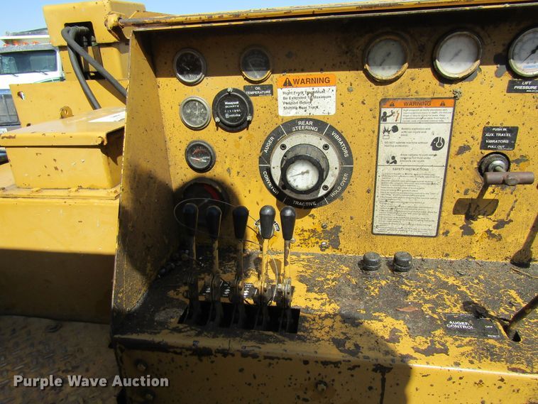 image for item GC9867 1982 Gomaco GT6300  curb machine