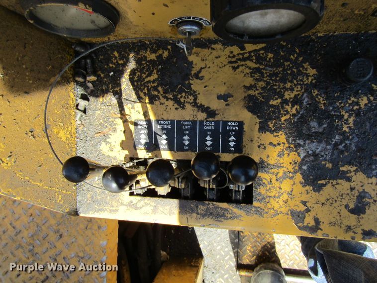 image for item GC9867 1982 Gomaco GT6300  curb machine