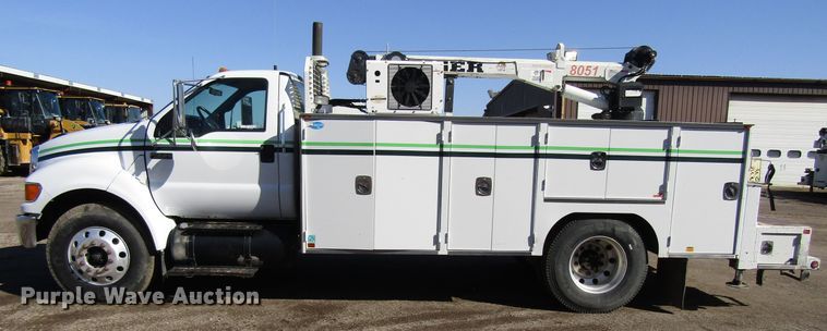 image for item GC9872 2009 Ford F750 Super Duty  utility / service truck