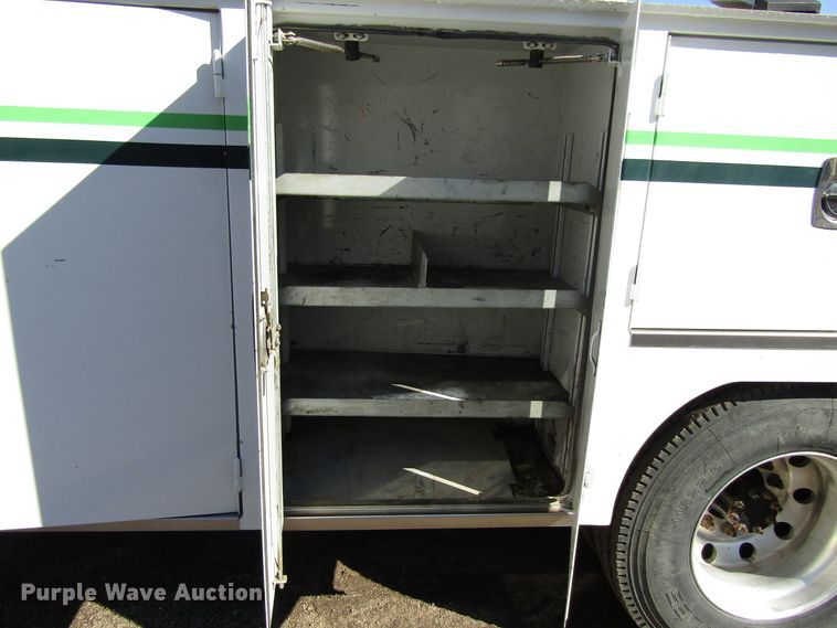 image for item GC9872 2009 Ford F750 Super Duty  utility / service truck